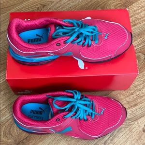 Puma virtual pink-blue grass color shoes